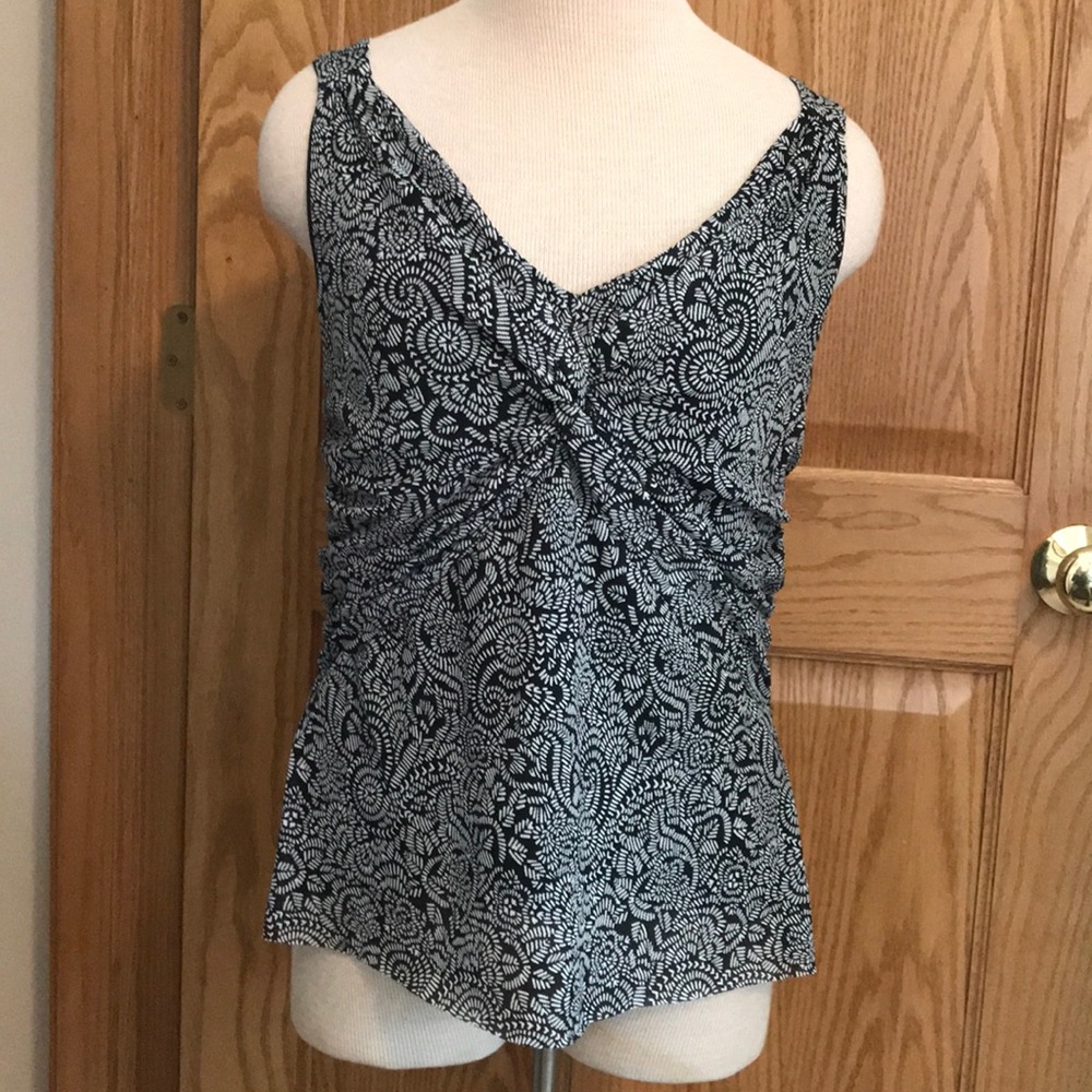 Black and white patterned tank top